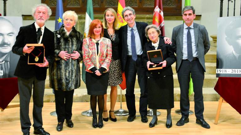 Homenaje público a Juan Pasquau y a Palma Burgos