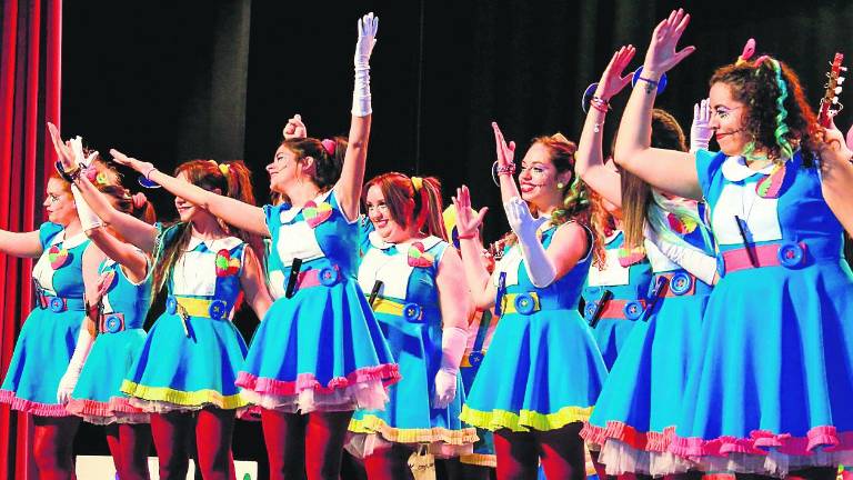 Elevada participación en las semifinales del Carnaval 2017