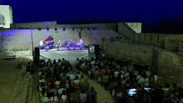 Un piano a la conquista del Castillo de Santa Catalina