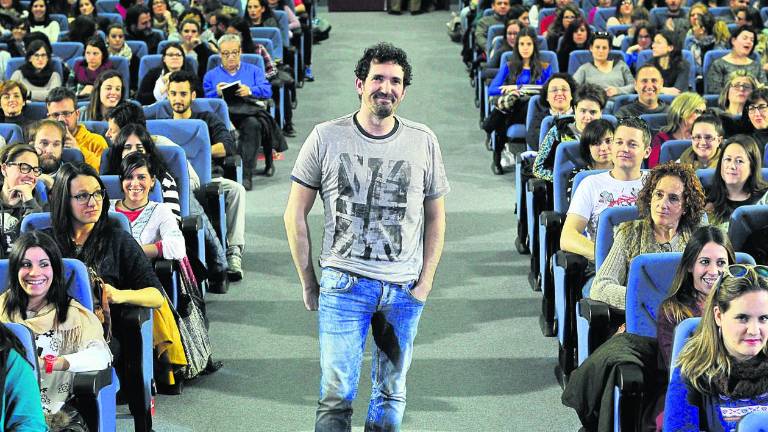 La revolución de las aulas desde una enseñanza activa La revolución de las aulas desde una enseñanza activa