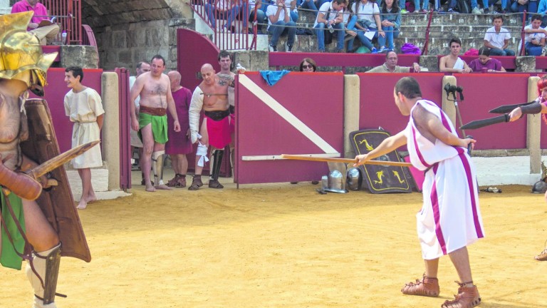 Un combate de gladiadores en la plaza de San Nicasio