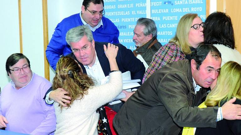 Fernández de Moya promete un congreso del PP “ejemplar” Fernández de Moya promete un congreso del PP “ejemplar”