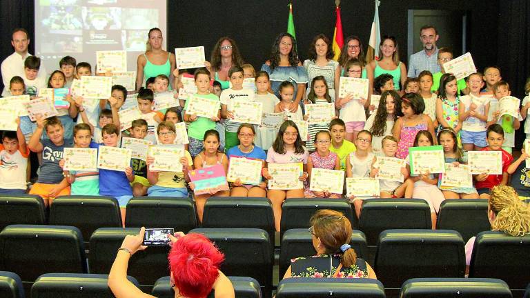 Multitudinaria despedida para la Escuela de Verano