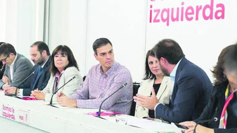 Pedro Sánchez cobra un 28 por ciento más que Mariano Rajoy Pedro Sánchez cobra un 28 por ciento más que Mariano Rajoy