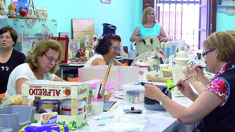 Nueva oferta para inscribirse en los talleres socioculturales Nueva oferta para inscribirse en los talleres socioculturales