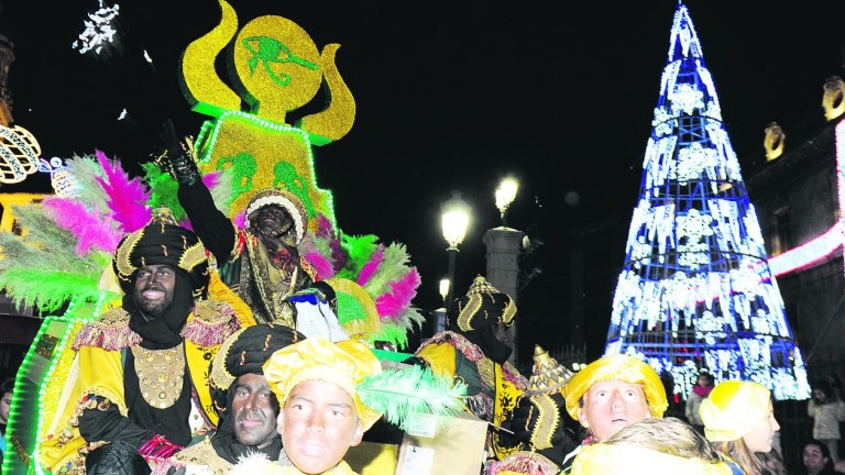 Una Cabalgata de Reyes con 6.500 kilos de caramelos
