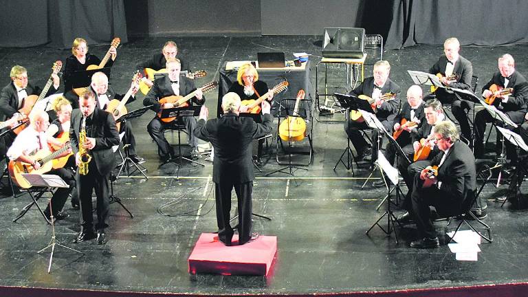 La Orquesta Colás Chicharro celebra sus bodas de plata La Orquesta Colás Chicharro celebra sus bodas de plata