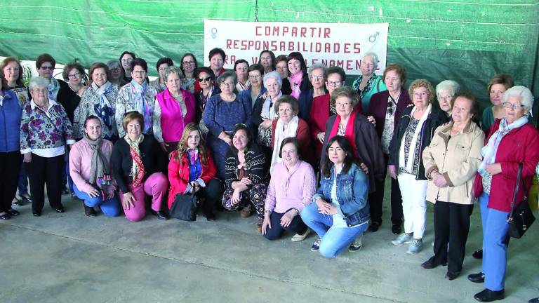 Mujeres conversan sobre la lucha ante actitudes machistas Mujeres conversan sobre la lucha ante actitudes machistas