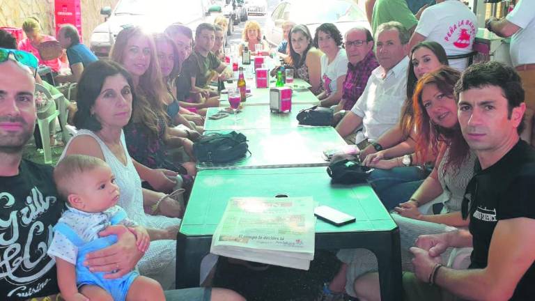 Entre vaquillas y verbenas Entre vaquillas y verbenas