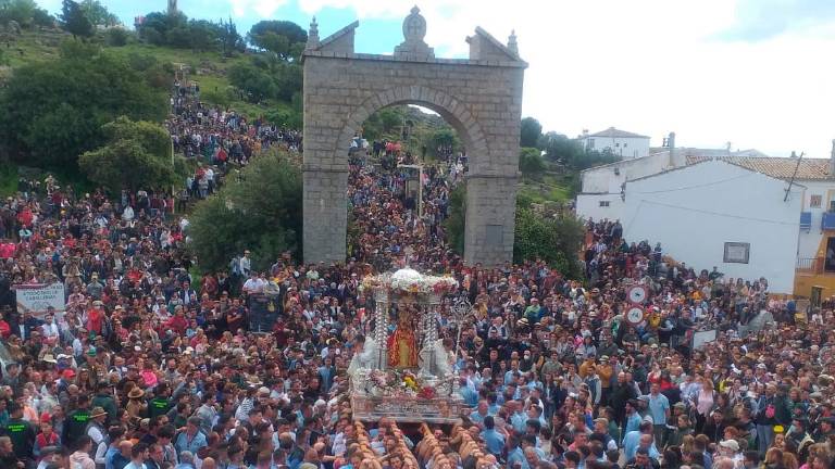 La Virgen de la Cabeza reina de nuevo en Sierra Morena