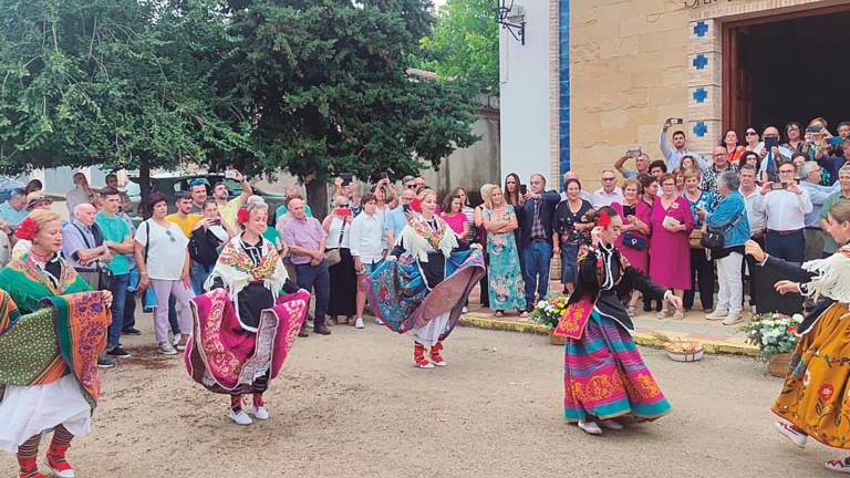 Bailes serranos en conmemoración a los expropiados de Coto Ríos