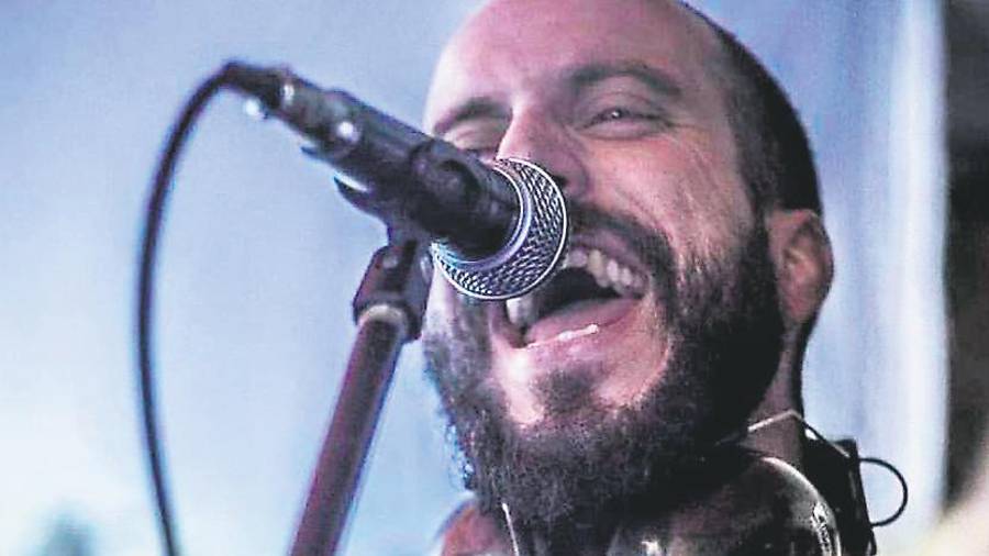 <i>Faya canta con con Dirty Dogs.</i>