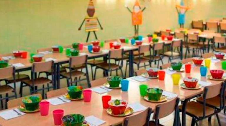 <span class=mln_uppercase_mln>Escuela PÚBLICA.</span><i> Dependencias de uno de los comedores escolares.</i>