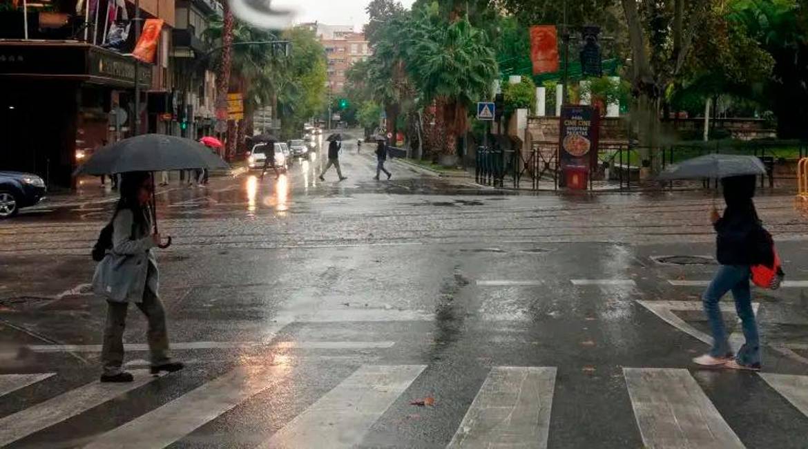 Lluvias en el centro de la ciudad. Archivo.