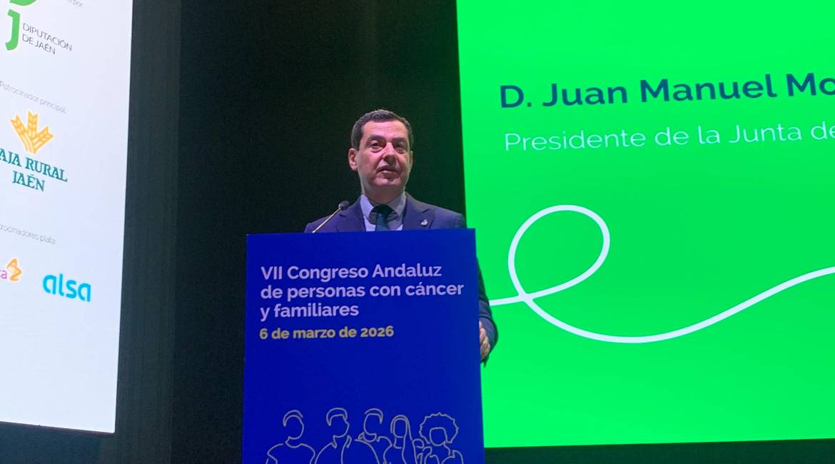 El presidente de la Junta de Andalucía, Juanma Moreno, durante su intervención en la inauguración del VII Congreso Andaluz de Personas con Cáncer y sus Familias. / Europa Press.