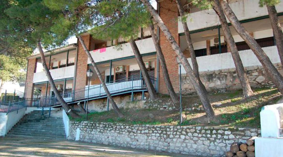 Imagen de archivo del exterior del albergue de temporeros de Martos. / Ayuntamiento de Martos.