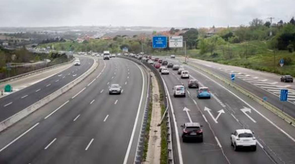 Foto de archivo de una operación salida por Semana Santa. / A. Pérez Meca / Europa Press. 
