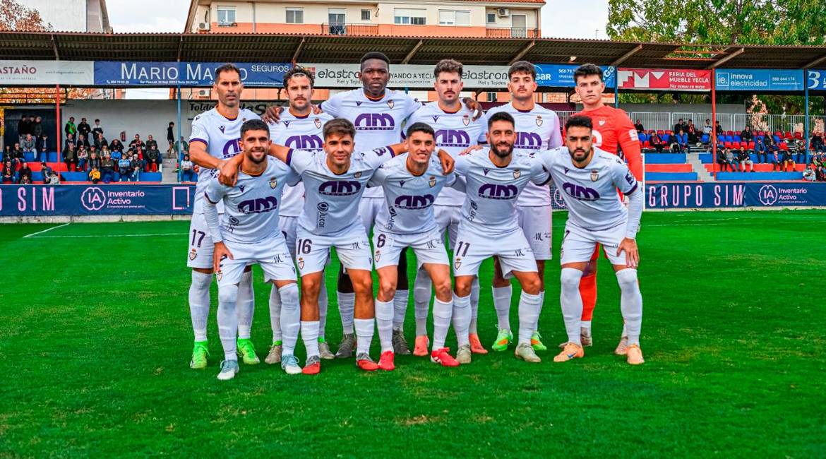 Alineación del Real Jaén ante el Yeclano Deportivo. / Miranda López / Real Jaén.