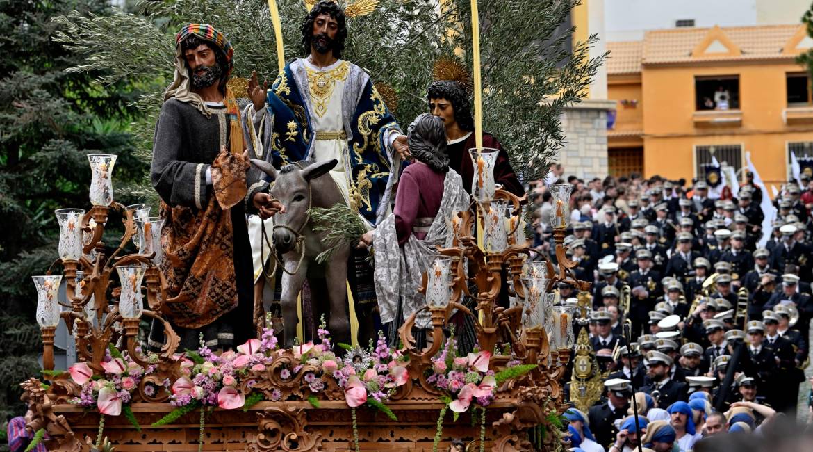 La Borriquilla procesiona por Jaén en una foto de archivo. / Juande Ortiz. 