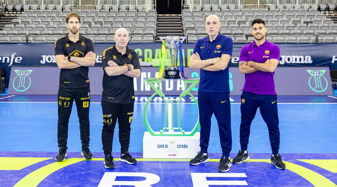 Alan Brandi, Dani Rodríguez, Javi Rodríguez y Adolfo posan con la Copa de España antes de la final. / RFEF.