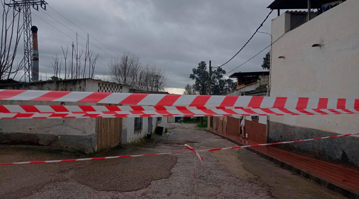 Cinta policial para impedir el paso en la zona. / Fran Miranda / Diario JAÉN.