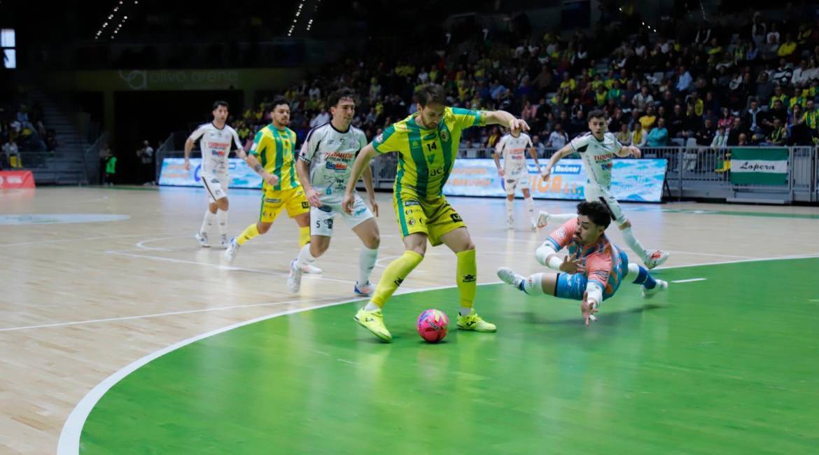 Alan Brandi, en una ocasión durante la primera parte. / Jaén Paraíso Interior FS. 