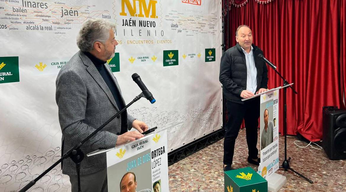 Juan Espejo y Juan de Dios Ortega durante la nueva edición de Diálogos “Jaén Nuevo Milenio”. / Jason Moyano / Diario JAÉN.