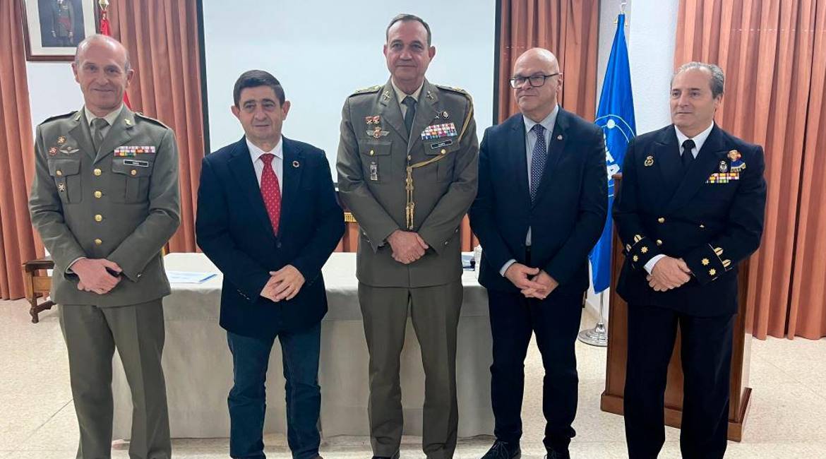 Rueda de prensa para informar sobre las primeras convocatorias de plazas para el Cetedex. / Diputación de Jaén.