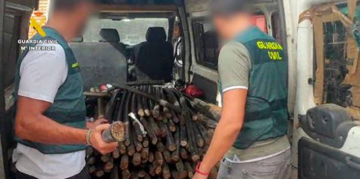 Desarticulada una banda de robo de cableado telefónico