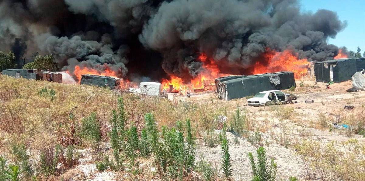 Un herido y 120 desalojados por el incendio en Palos de la Frontera