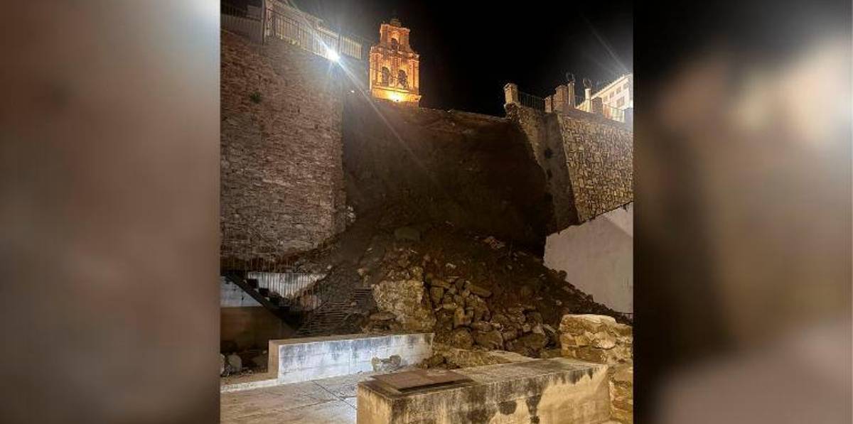 La muralla de Arjona sufre un derrumbe parcial durante la madrugada