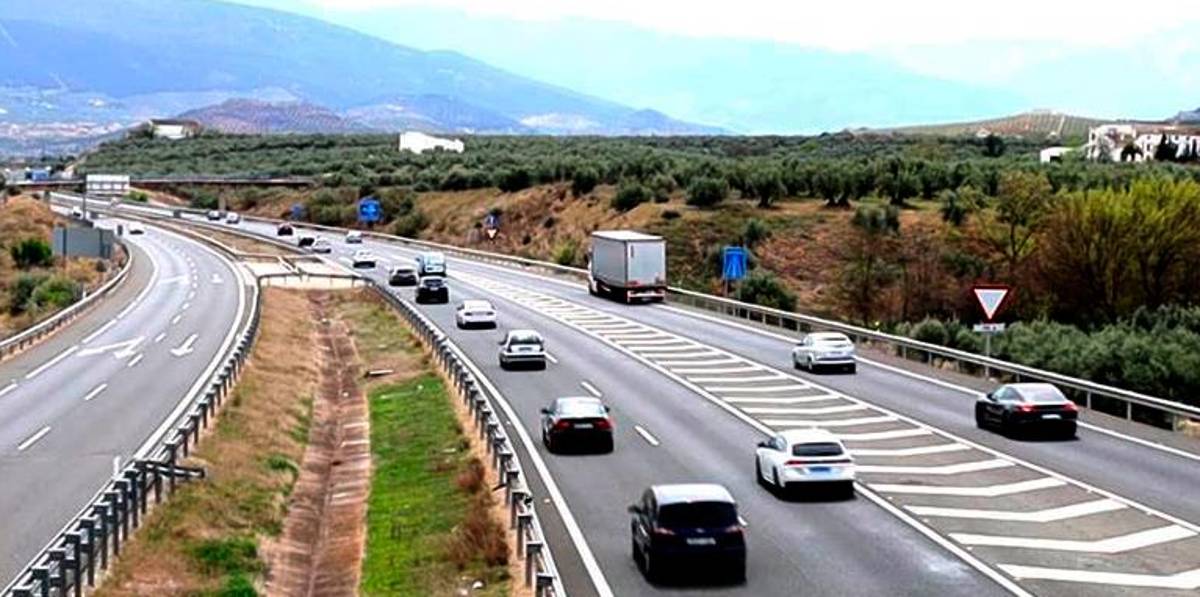 Salida fluida de Jaén hacia la costa tras activarse la Operación Semana Santa 2023 Salida fluida de Jaén hacia la costa tras activarse la Operación Semana Santa 2023