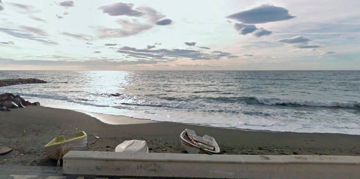 Encuentran el cuerpo sin vida de un hombre de 69 años en la costa granadina Encuentran el cuerpo sin vida de un hombre de 69 años en la costa granadina