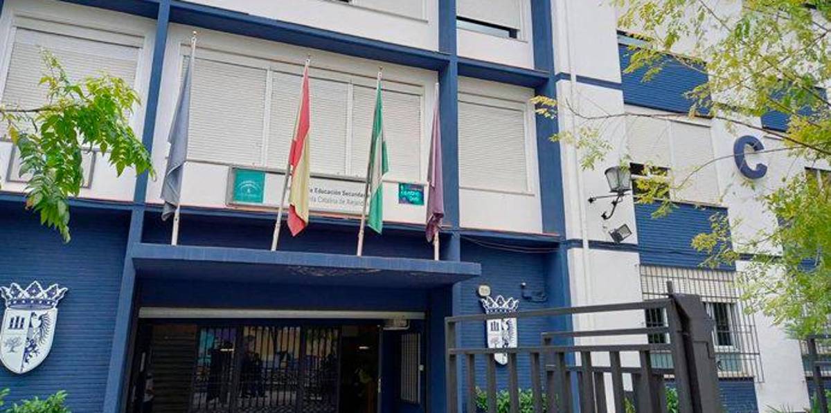 La Junta defiende una “adaptación de la oferta a la demanda de matriculación” del ciclo del IES Santa Catalina La Junta defiende una “adaptación de la oferta a la demanda de matriculación” del ciclo del IES Santa Catalina