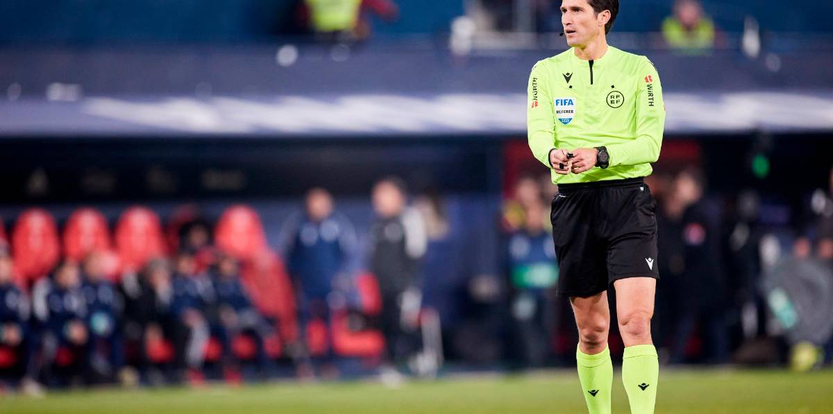 El jiennense Munuera Montero arbitrará el clásico de Copa Real Madrid-Barça El jiennense Munuera Montero arbitrará el clásico de Copa Real Madrid-Barça