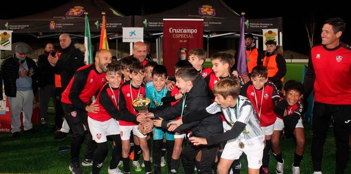 Maratón de fútbol 7 y solidaridad en el torneo “Ningún niño sin juguete” Maratón de fútbol 7 y solidaridad en el torneo “Ningún niño sin juguete”