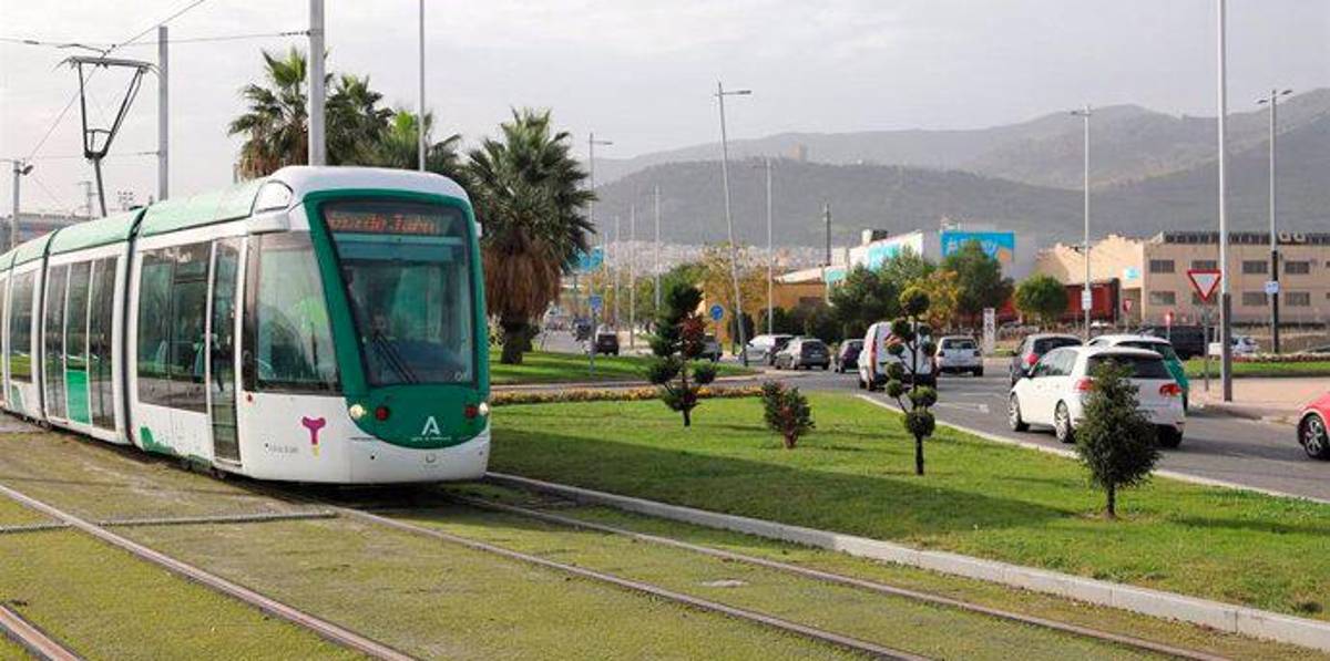 El tranvía de Jaén vuelve a circular en pruebas esta noche