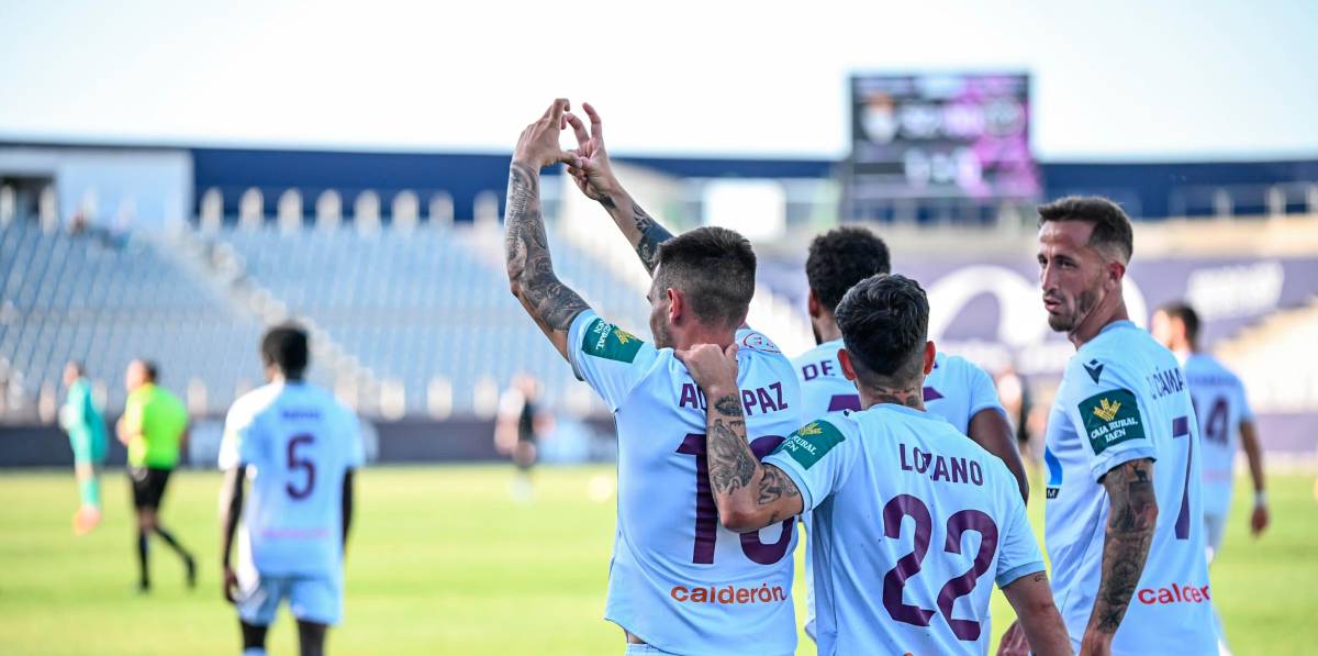 El Real Jaén gana con una mala imagen (1-0) y el Malagueño está cerca de ser campeón y ascender