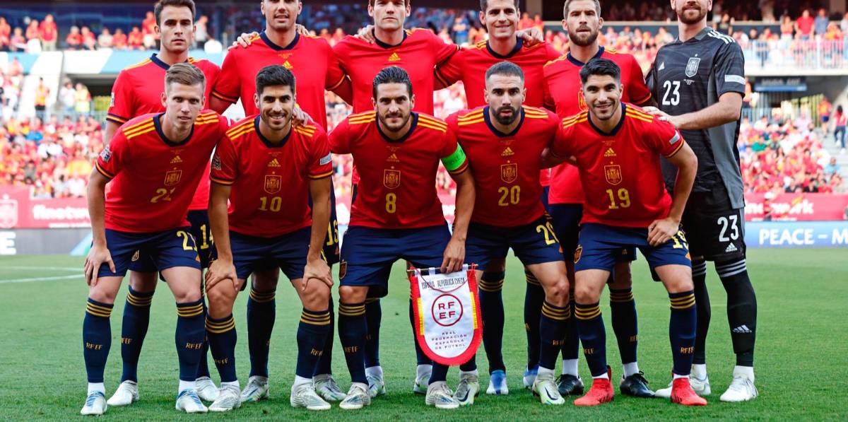 España da la vuelta a la tortilla en La Rosaleda (2-0) España da la vuelta a la tortilla en La Rosaleda (2-0)