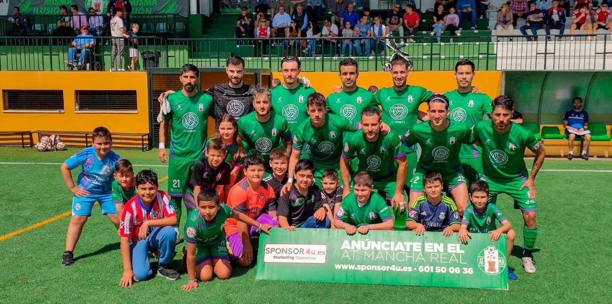 Pedro Corral decide el partido de rivalidad entre el Mancha Real y el Torreperogil Pedro Corral decide el partido de rivalidad entre el Mancha Real y el Torreperogil