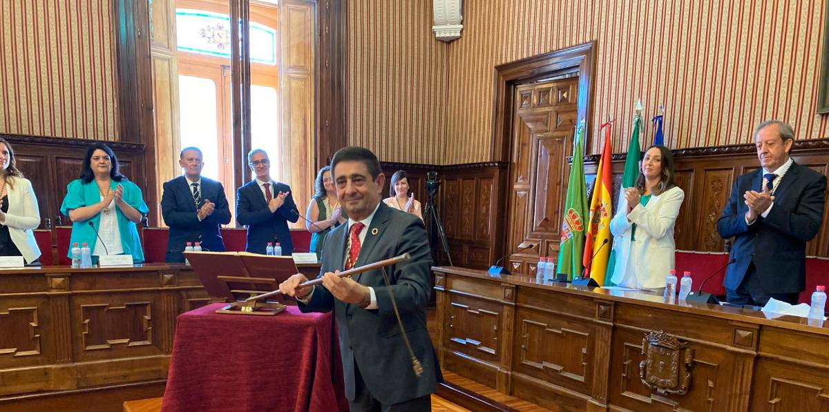 Nueva Diputación y cuarto mandato para Reyes con apuesta contra la despoblación, por los servicios y la calidad de vida Nueva Diputación y cuarto mandato para Reyes con apuesta contra la despoblación, por los servicios y la calidad de vida