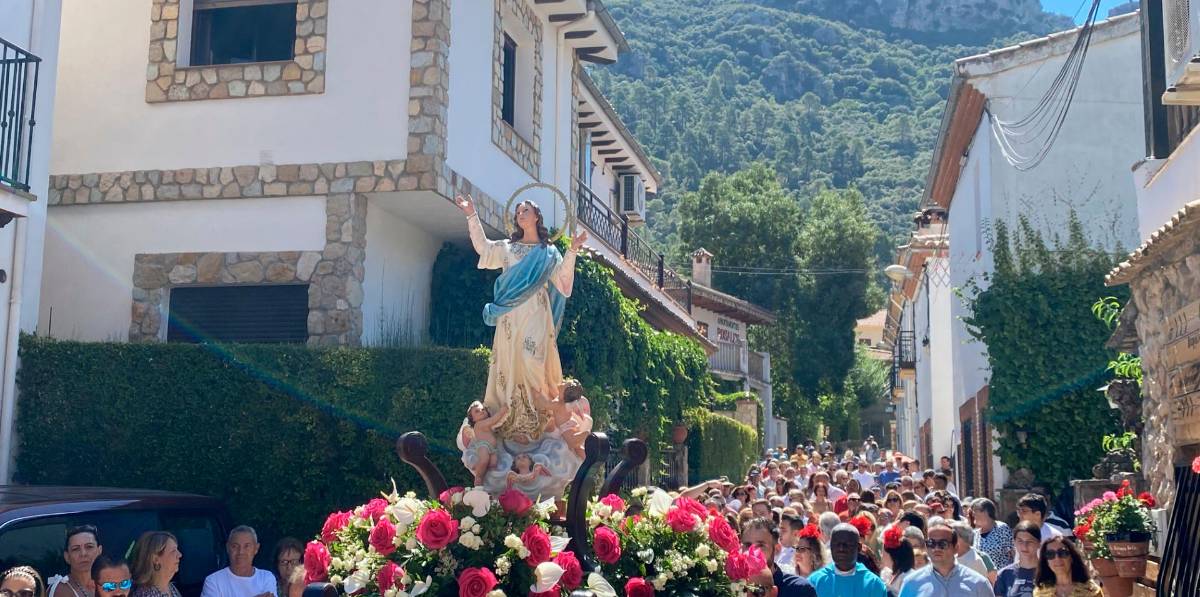 Un gran número de fieles veneran a la patrona en Arroyo Frío Un gran número de fieles veneran a la patrona en Arroyo Frío