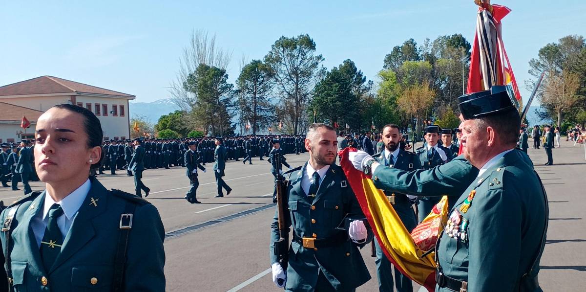 1.605 guardias civiles sellan su compromiso con la patria en un acto multitudinario