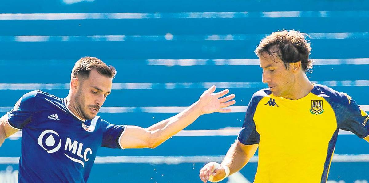 Álvaro Arnedo podría volver a jugar con el Linares Deportivo en cuatro meses Álvaro Arnedo podría volver a jugar con el Linares Deportivo en cuatro meses