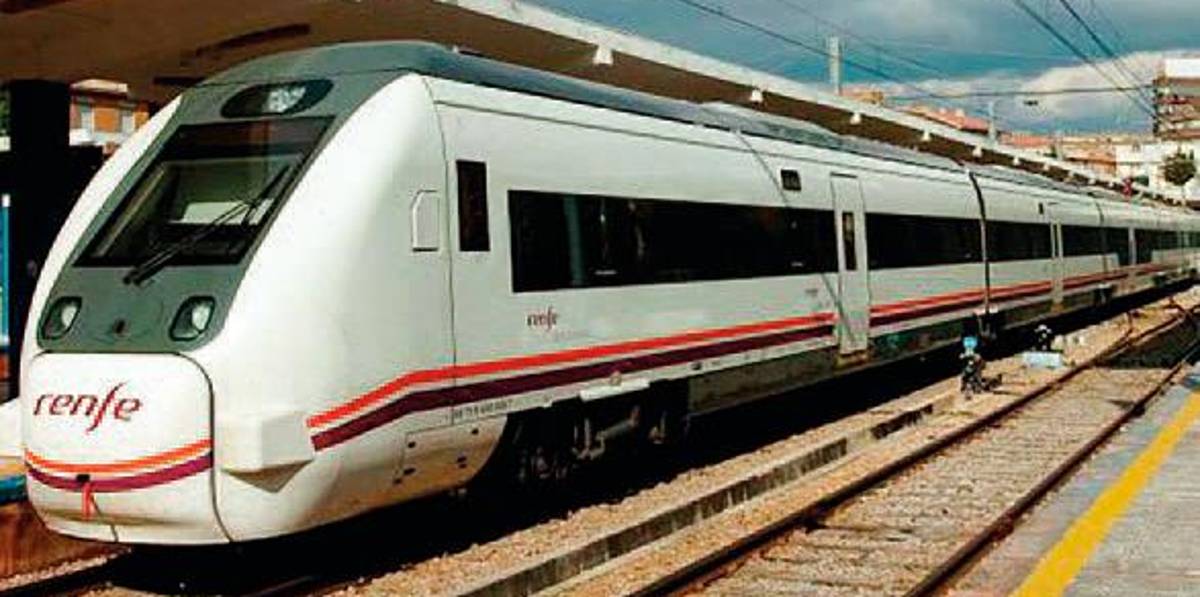 Tensión en un tren Jaén-Madrid por un nuevo retraso Tensión en un tren Jaén-Madrid por un nuevo retraso