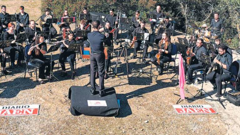 EnSueña Jaén 7: La voz de Karina retumba en el campo, acompañada de la Banda Sinfónica Ciudad de Jaén (2021)