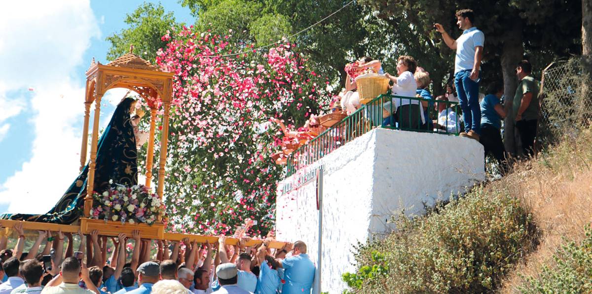 Esplendor primaveral en Torredelcampo con la Abuela en el Cerro Miguelico Esplendor primaveral en Torredelcampo con la Abuela en el Cerro Miguelico