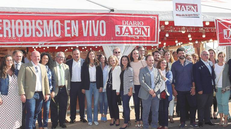 Paseo por la feria de Jaén de la secretaria general del PP andaluz