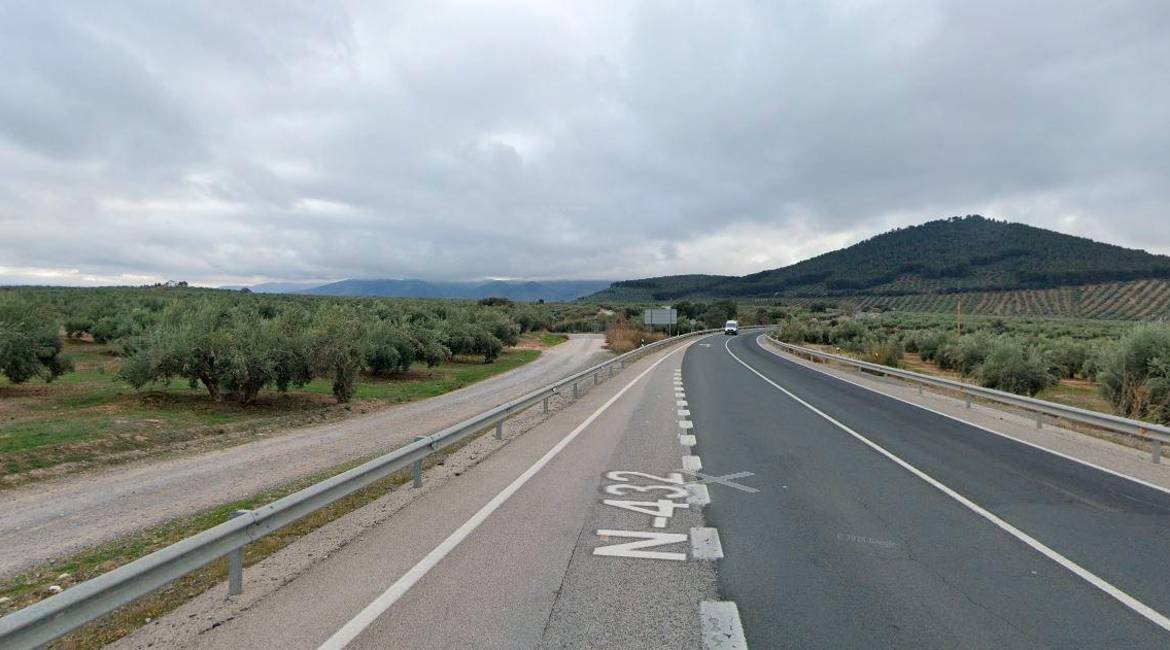 La N-432, a su paso por Alcaudete, donde ha tenido lugar el accidente. / Google Street View. 