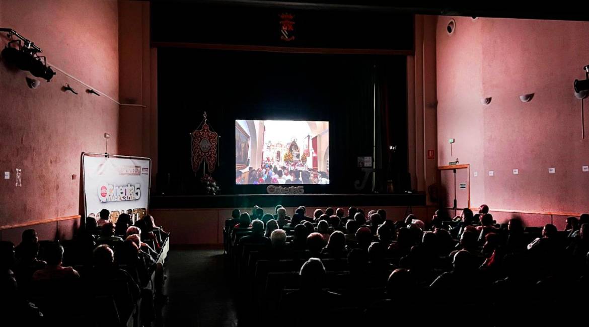 Proyección de “Alharilla en su Gloria” en el Cine Capitol.
